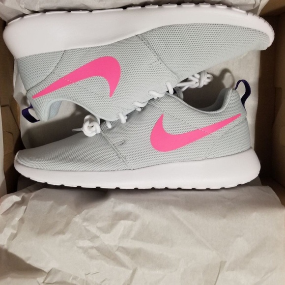 Nike Shoes - Nike Roshe One Women Running Shoe